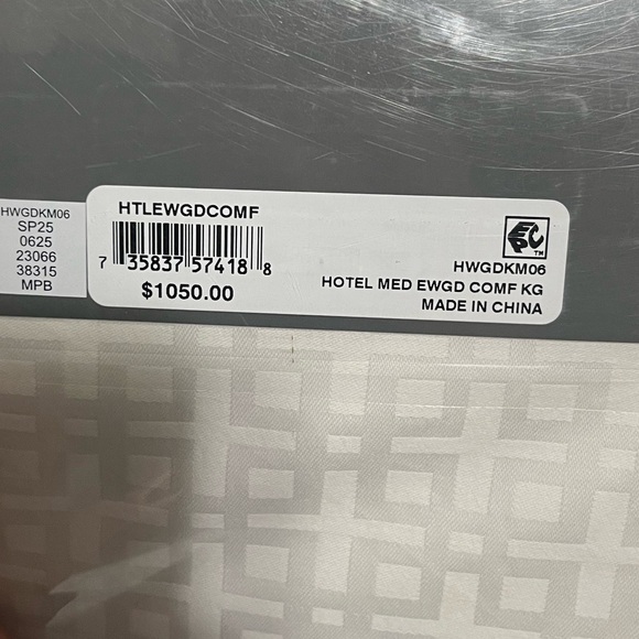 Hotel Collection European White Goose Down Comforter - Picture 4 of 4